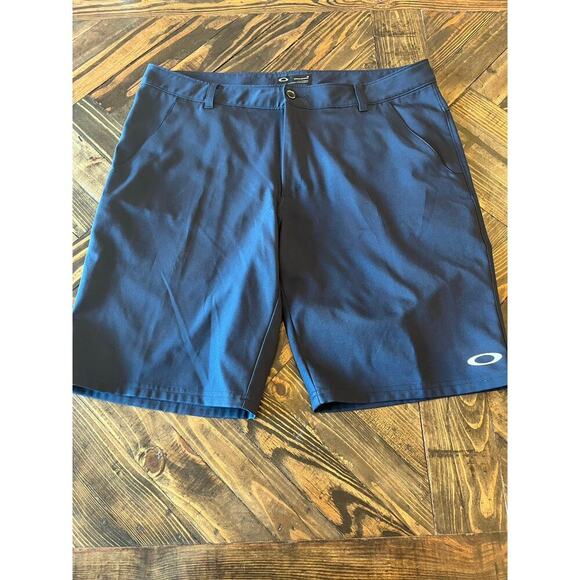 Oakley Chino Shorts Mens 38 Blue Flat Front Golf Performance Stretch Preppy Club - Picture 1 of 8